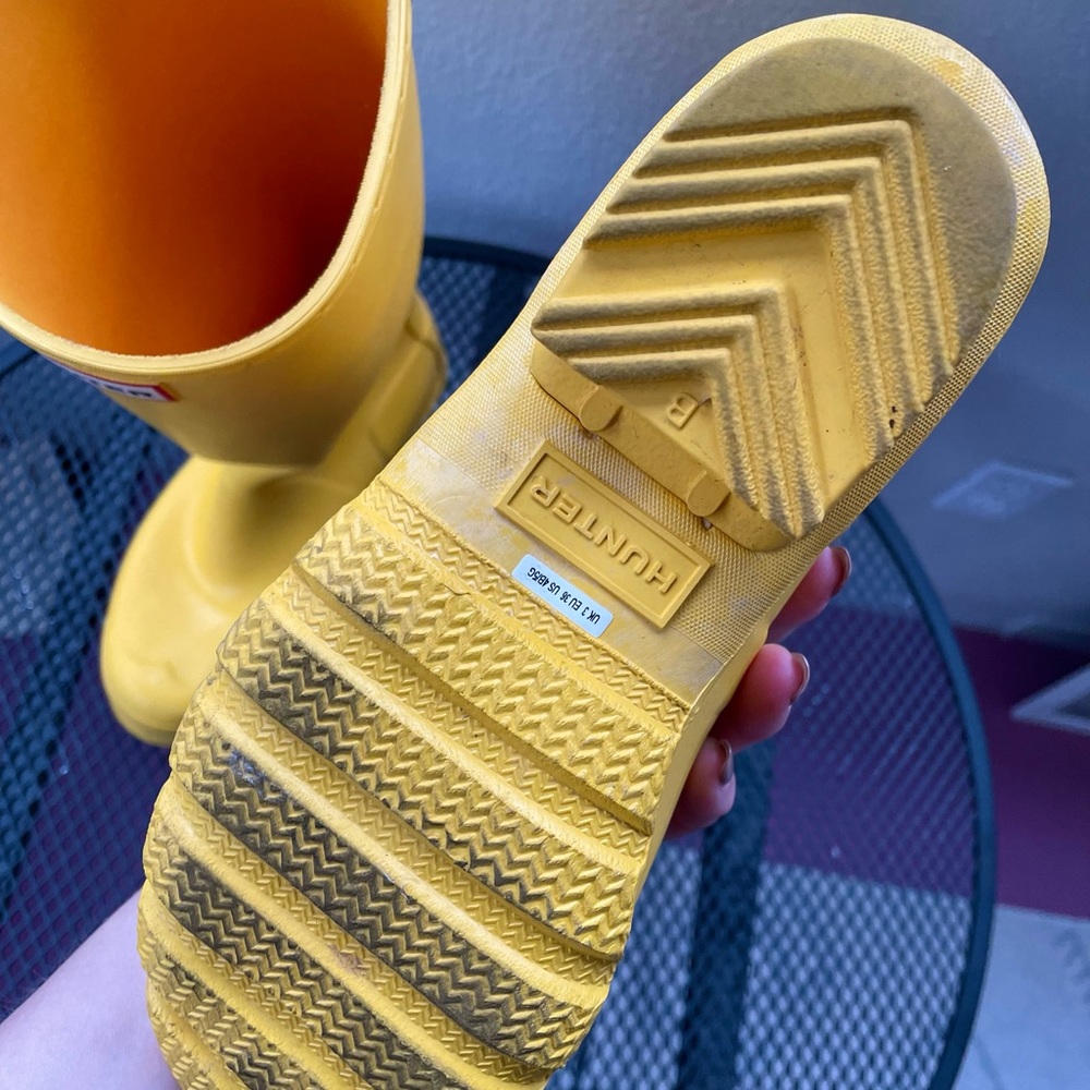 Yellow Hunter boots, Y4, W5-6 - Picture 3 of 3